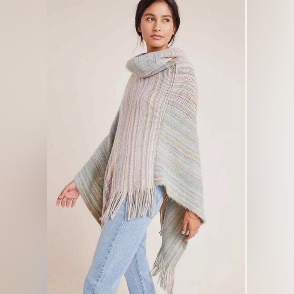 Anthropologie Saturday Sunday Vera Fringed Poncho Pastel One Size like new - Picture 2 of 5
